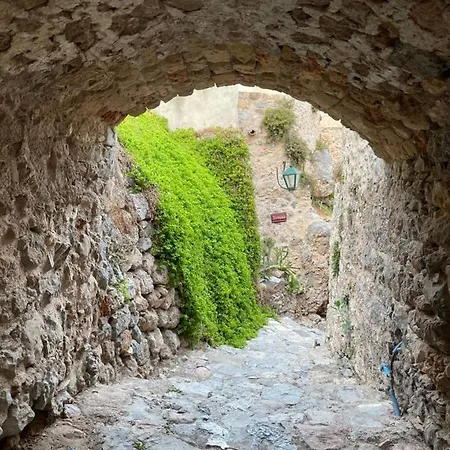 דירות מונמבאסיה Vecchia Casa Sterna מראה חיצוני תמונה